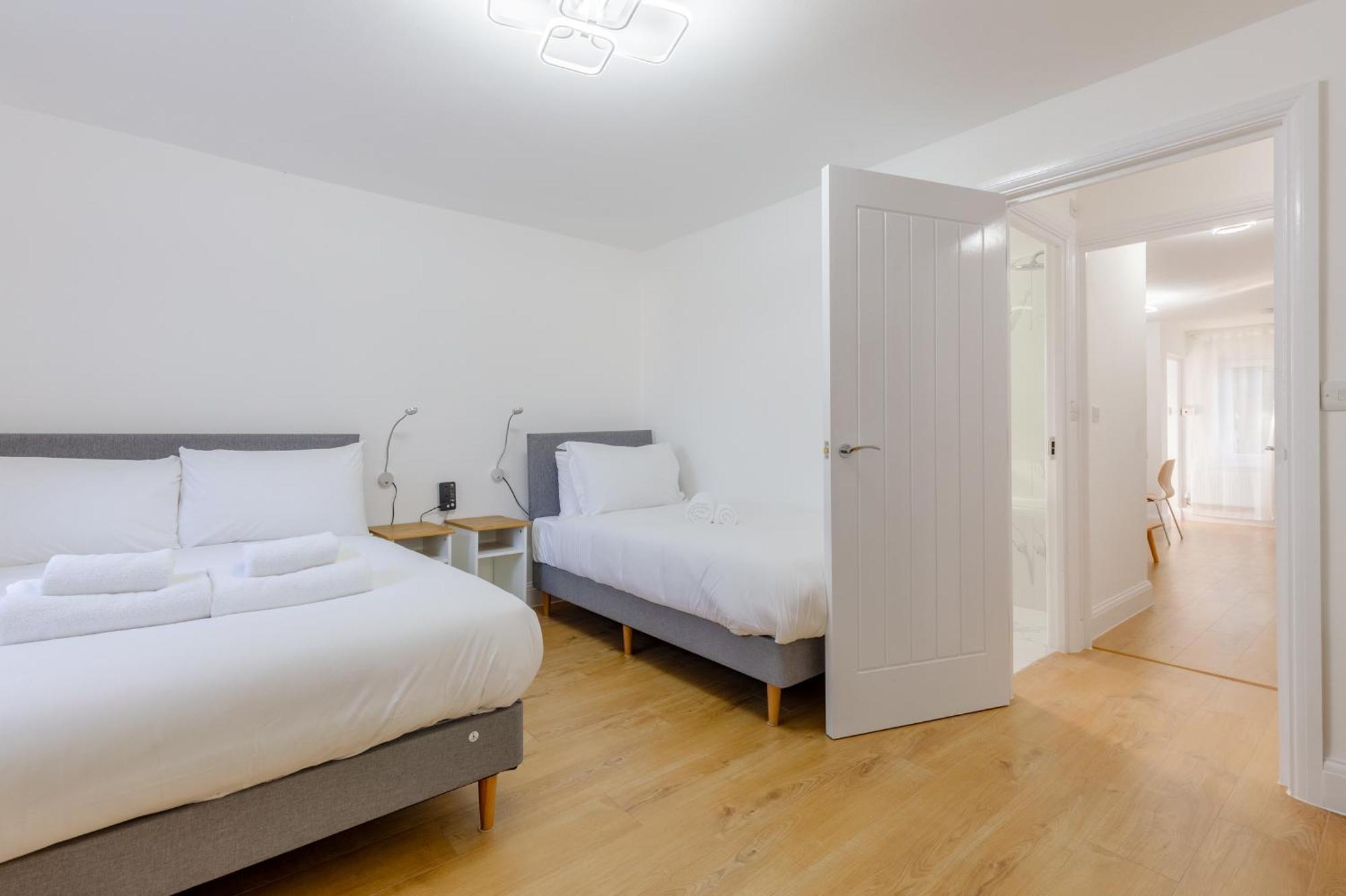 Newly Refurbished 2bd Flat Close To Excel * Londres