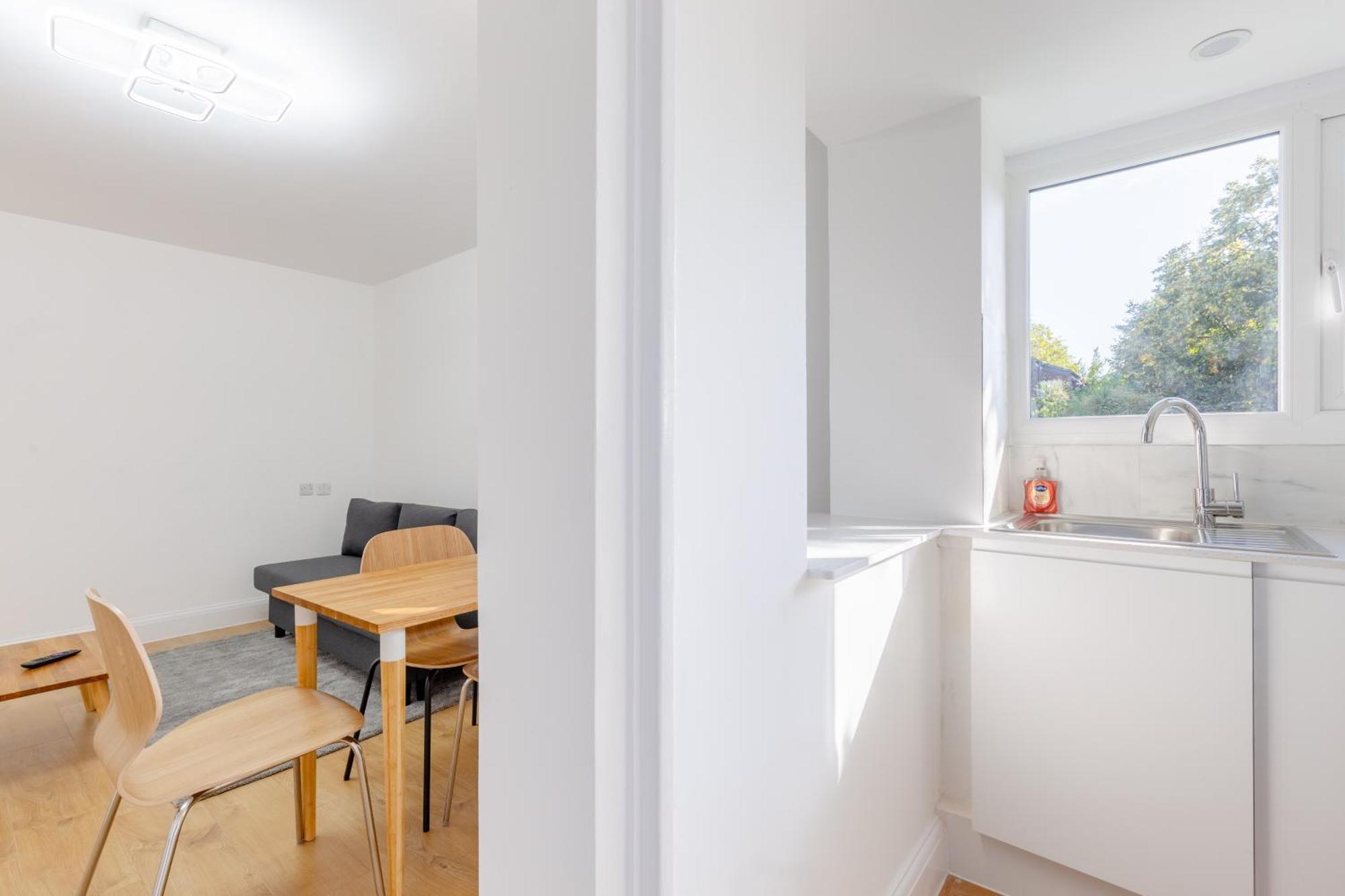 Apartamento Newly Refurbished 2bd Flat Close To Excel *