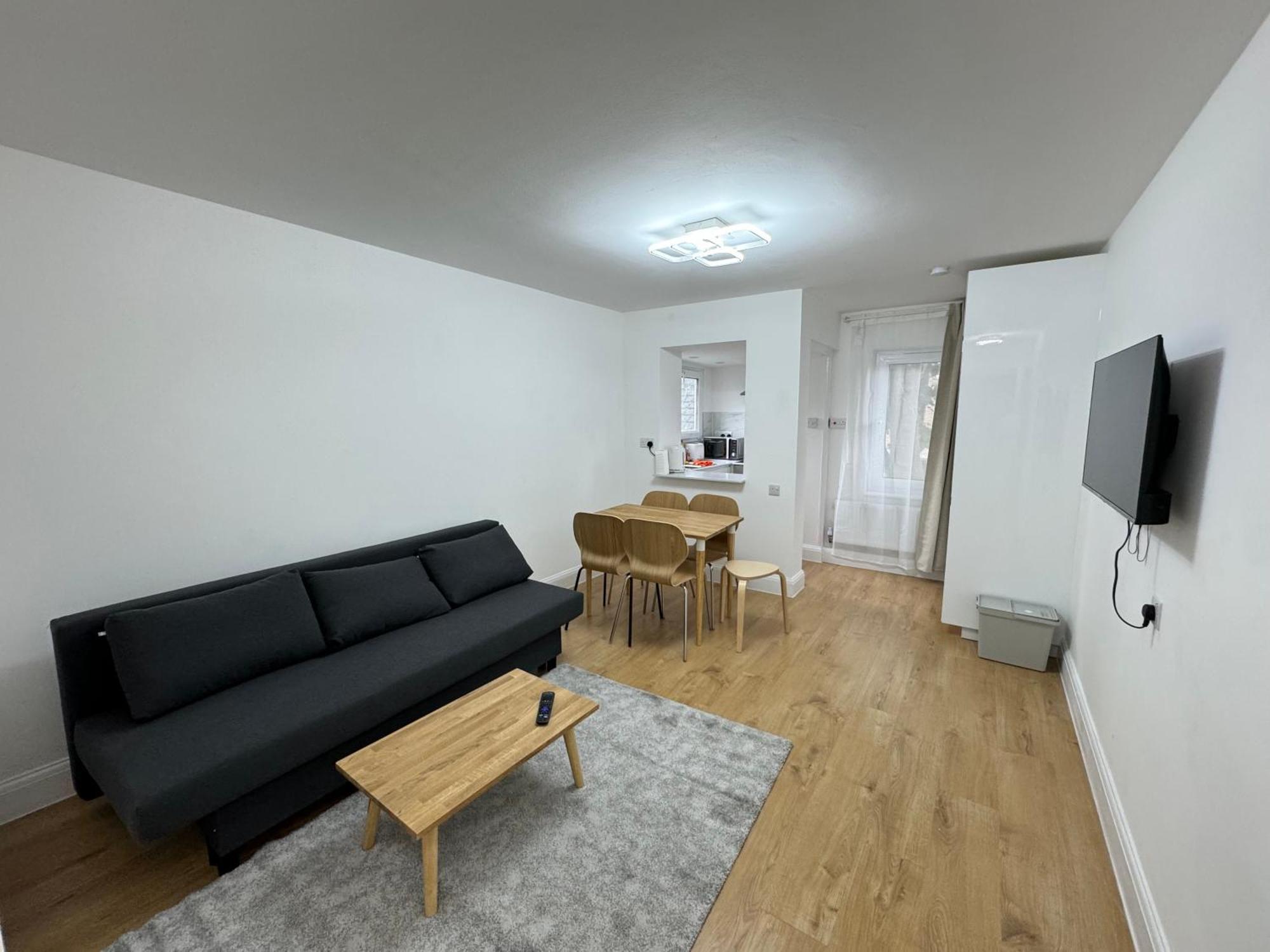 Apartment Newly Refurbished 2bd Flat Close To Excel London