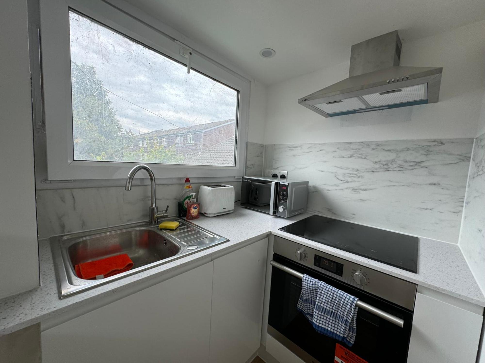 Newly Refurbished 2bd Flat Close To Excel Apartment London