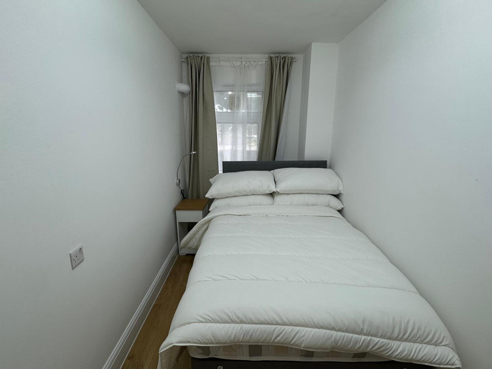 Newly Refurbished 2bd Flat Close To Excel