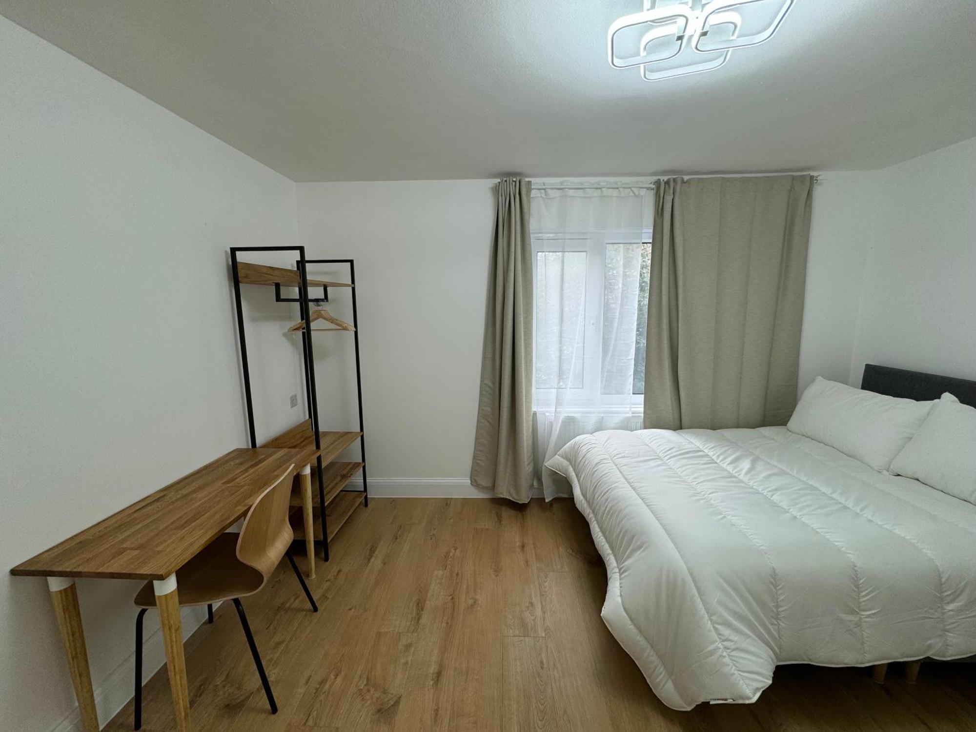 Newly Refurbished 2bd Flat Close To Excel Apartment London